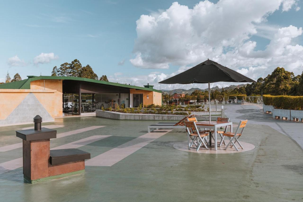 Travelers Rio Verde Living Suites Rionegro Bagian luar foto